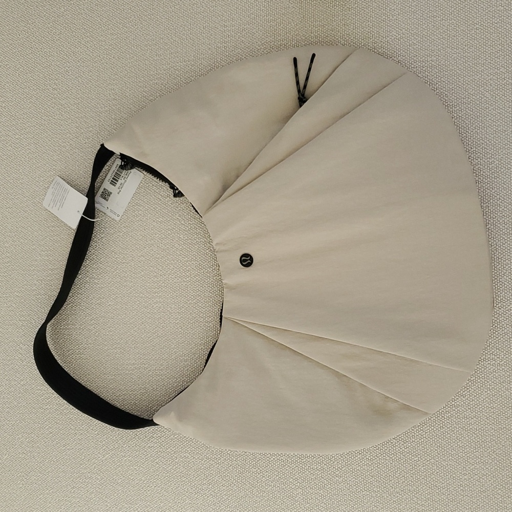 (sold)Lululemon pleated shoulder bag